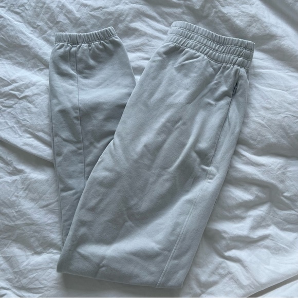 Babaton (Aritzia) Leisure Jogger - Picture 5 of 5